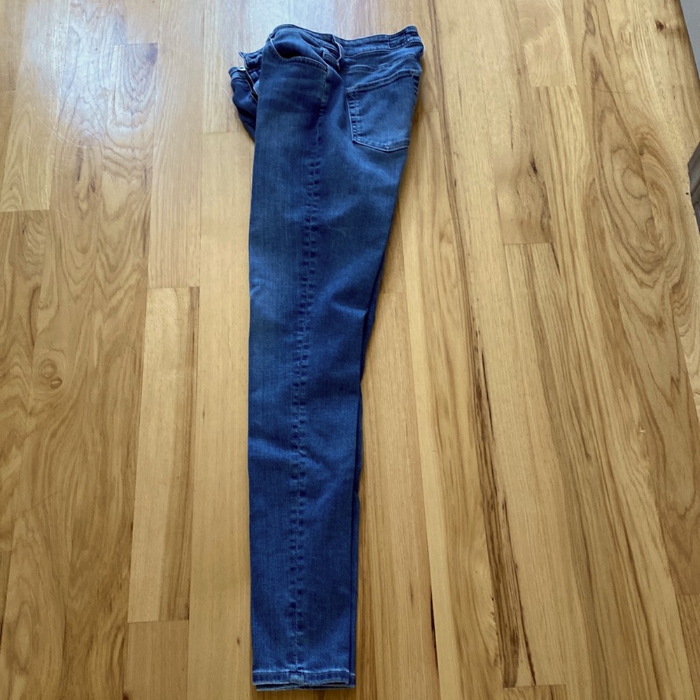 AG jeans.  Mika Super High Rise skinny. Size 29R